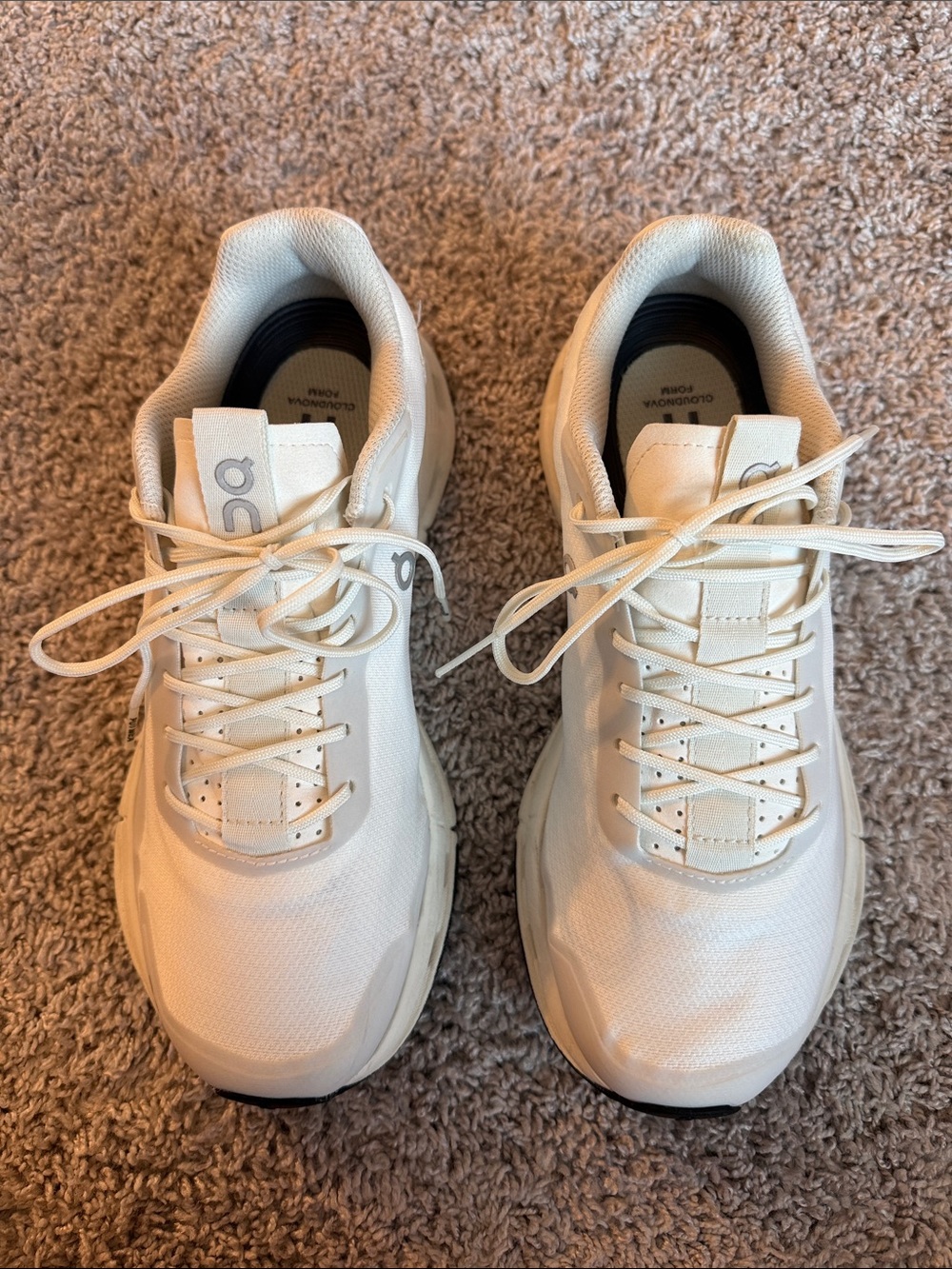On Running Cloudnova Form in White/Beige/Eclipse - Picture 3 of 5